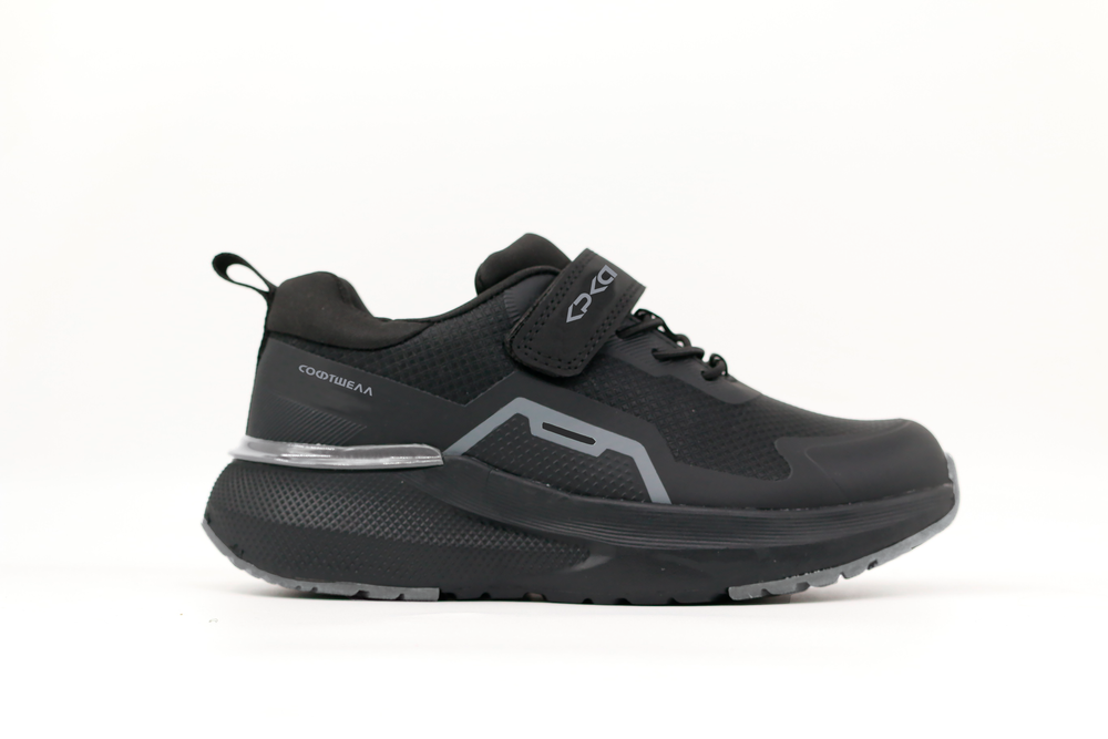 731278с-1 Чёр 33-1,34-1,35-1,36-1,37-1 Kapika П/ботинки Актив.отдых Кроссовки Иск.мат, Текстиль, ЭВА/ТЭП/ТПУ В/О Муж